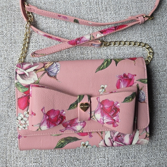 Betsey Johnson Handbags - Betsey Johnson XL 3 Pocket Wallet Purse Floral Print